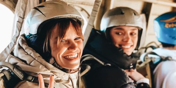 Самостійний стрибок з парашутом